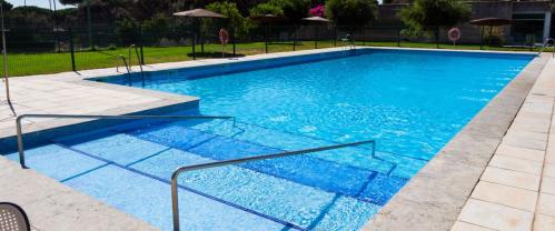 Piscina en el Aljarafe: disfruta del verano en Club La Juliana